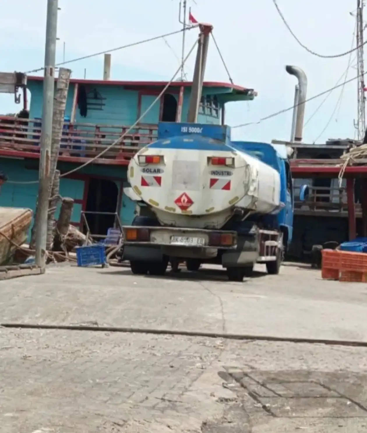 Dugaan Adanya Dukungan Oknum Marinir,Mafia Andre Sinaga Sering Jual Solar Ilegal ke Gabion Belawan